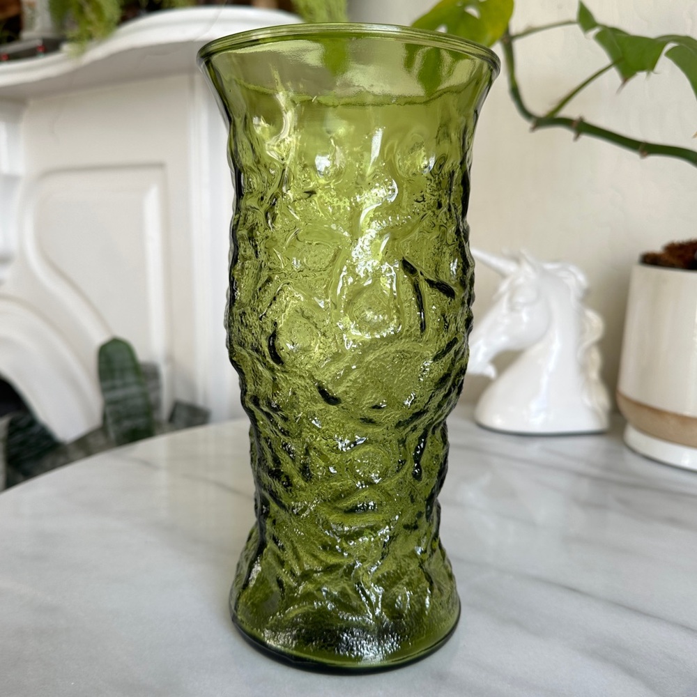 VINTAGE β’ E.O. Brody Glass Vase Moss Green Tall Hammered Flower Container USA - Picture 4 of 10